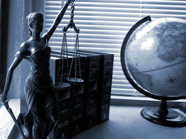 Avukata Hakaret - Haksız Azil - Haksız Şikayet